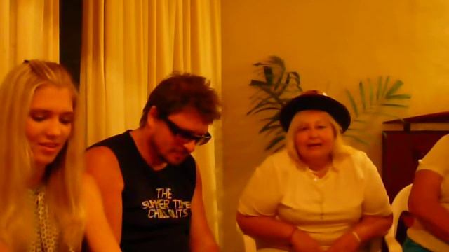 НЕЗАБЫВАЕМАЯ ВСТРЕЧА С ДРУЗЬЯМИ НА ЦЕЙЛОНЕ.. смотреть онлайн