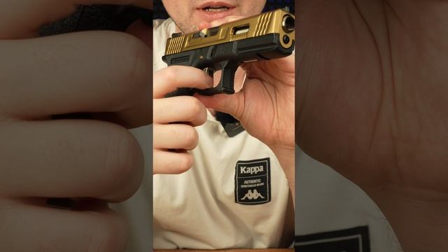 Страйкбольный пистолет WE Glock-17 G-Force Titanium Gold, черная рамка, золот. затвор смотреть онлайн