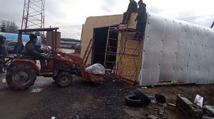 Бюджетный Ангар для производства.  натяжка тента.  утепление Тепофол.