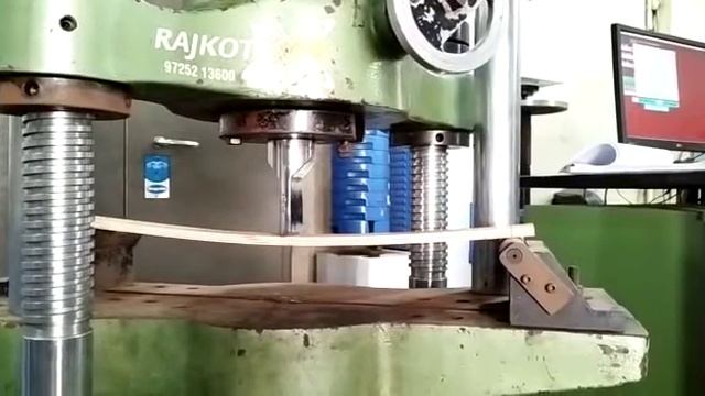 Rajkot Lab | Determination of Static Bending Strength test for plywood as per IS 1734 смотреть онлайн