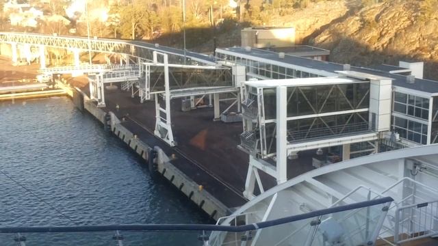 Задний ход пришвартовка парома! смотреть онлайн