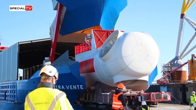 Ro:Ro loading of Rentel wind turbine. Press presentation Siemens Gamesa Cuxhaven Germany смотреть онлайн