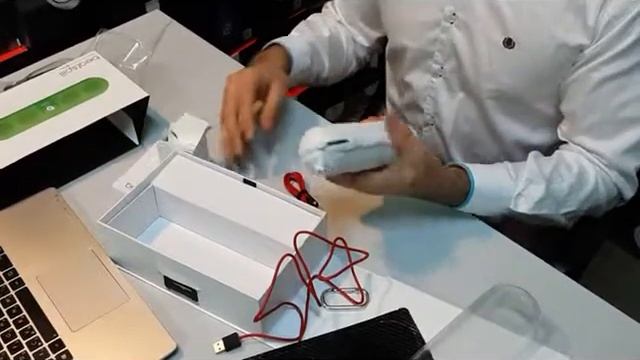 Beats Pill смотреть онлайн