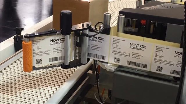 NOVEXX Solutions ALX 734: Боковое нанесение этикеток на коробки