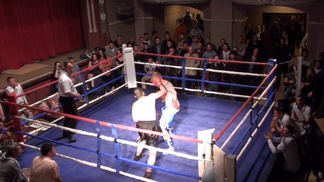 Steve Roe V Karl Lambert Kings Hall Ilkley 13th April 2012.MTS смотреть онлайн