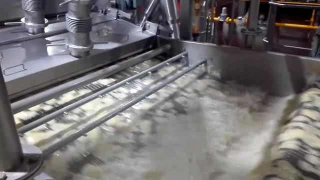 Промывка картошки после нарезки на слайсы смотреть онлайн