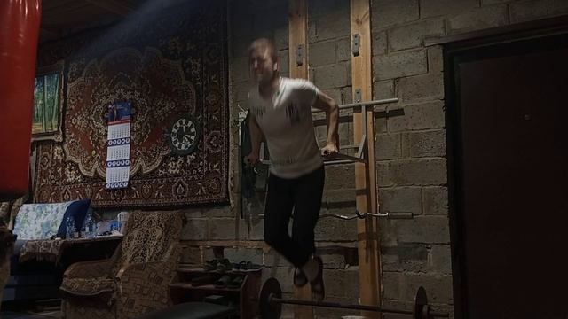 ПОЖАЛ 100 КГ?! ВЛОГ ИЗ КАЧАЛКИ 💬 смотреть онлайн