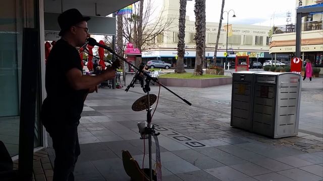 Maxwell Silver Hammer -The Beatles uke cover смотреть онлайн