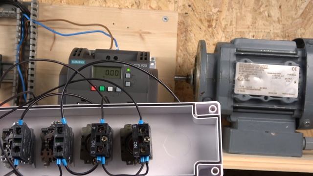 Siemens sinamics V20 VFD drive remote control, electronic and multi frequency control. (English) смотреть онлайн