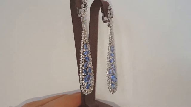 Серьги с голубими цирконами смотреть онлайн