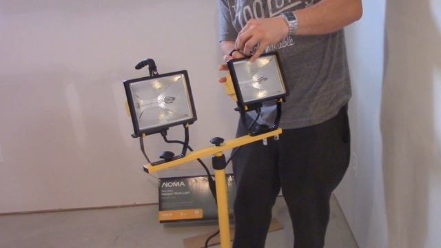 Unboxing The 1000 Watt Noma Halogen Tripod Worklight смотреть онлайн