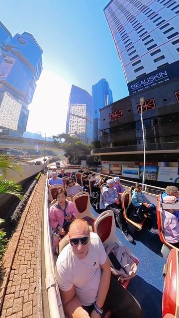 по 2 Гонконгу