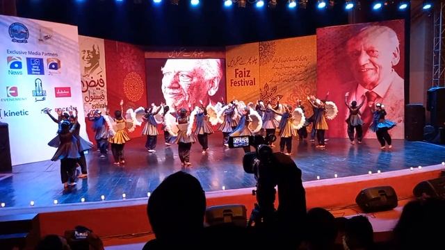 Maula Tera Noor | Dance Perfomance by Lahore Grammer School | Faiz Festival 2022 | Faiz Ahmed Faiz смотреть онлайн