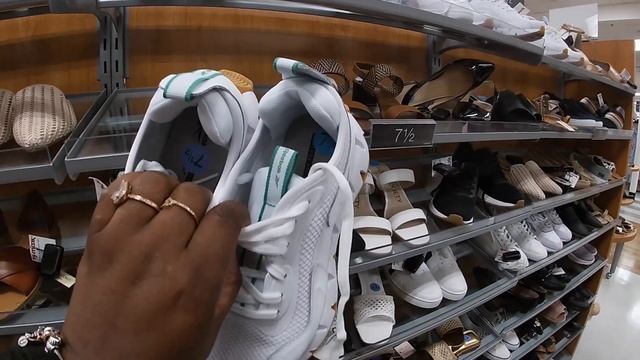 TJMAXX Shopping Vlog April 2023* Versace Steve Madden Home Decor & More смотреть онлайн