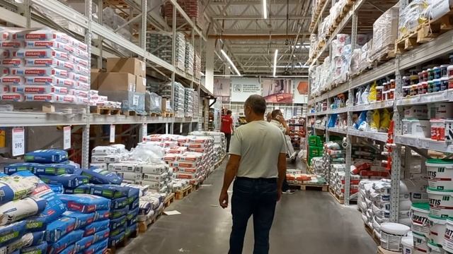 Пришли за покупками в строительный магазин... смотреть онлайн