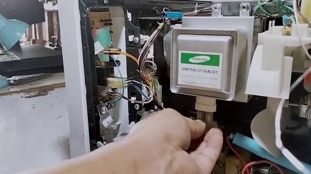 How to Repair Microwave Oven Not Heating / How to check Microwave Oven Magnetron? смотреть онлайн