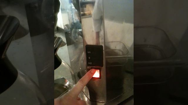 Hvordan å bruke en kaffemaskin смотреть онлайн