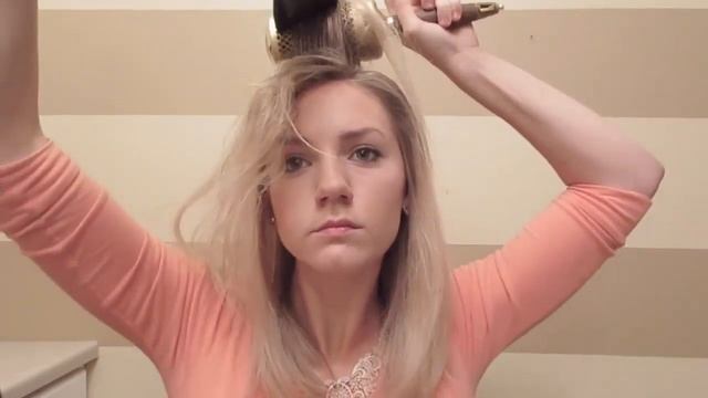 How to: Round Brush Blow Dry, like a professional смотреть онлайн