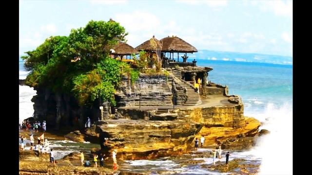 Pura Tanah Lot Temple In South West Bali Indonesia смотреть онлайн