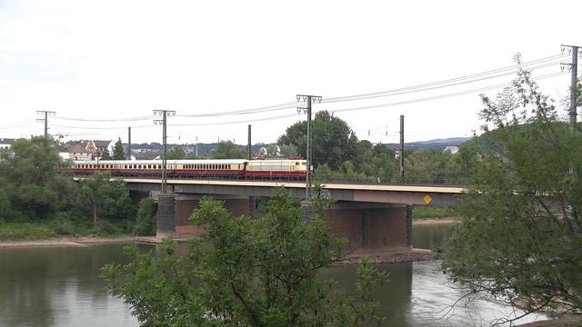 4K DB Museum 103 113 überquert mit TEE der Moselbrücke in Koblenz (DE) (26-6-2022) смотреть онлайн