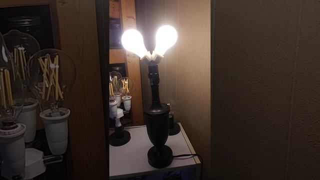 New GE 40 watt Soft White A19 LED bulbs vs 40 watt equivalent Halogen. смотреть онлайн