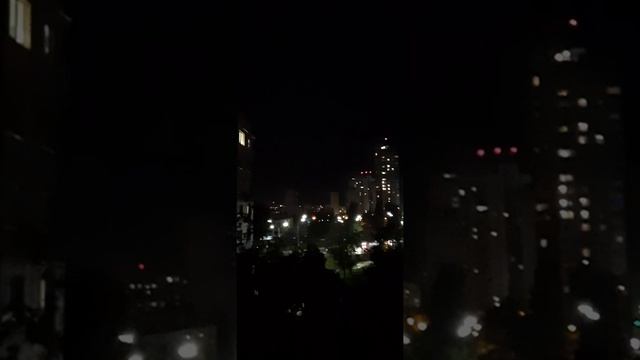 сверкает в небе Украины!!!!Мира нам смотреть онлайн
