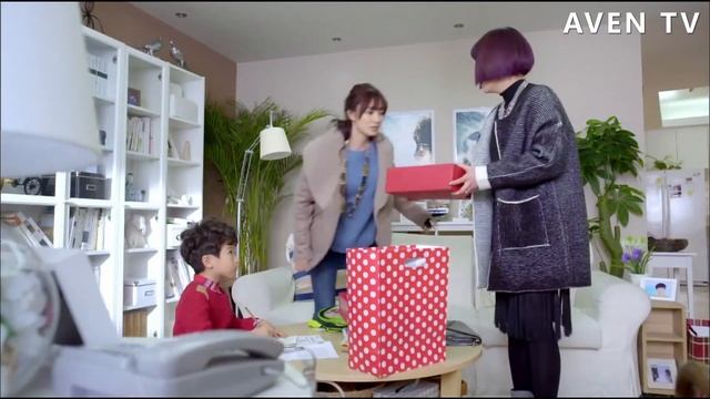 灰姑娘買不起水晶鞋，總裁默默買下親自送上門，不料被富二代搶了功勞💕 смотреть онлайн