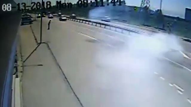 Момент подрыва боевиков у поста ДПС в Грозном. смотреть онлайн