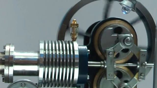 Stirling Engine With Rhombic Drive
