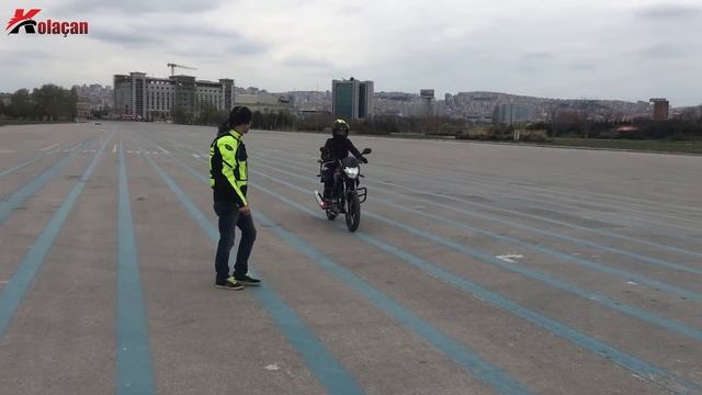 10 Dakika da Vitesli Motor Öğrenmek | Eşime Motosiklet Öğrettim | Kolaçan смотреть онлайн