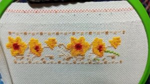 7. Открываем, смотрим, вышиваем и собираем пасхальное яйцо-нарцисс от РИОЛИС