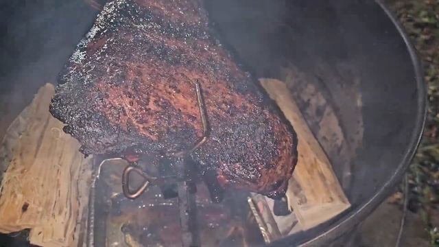 Rotisserie Brisket on Weber Charcoal Grill смотреть онлайн