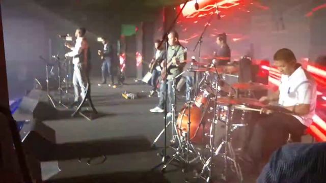 My first gig in dubai #juton смотреть онлайн