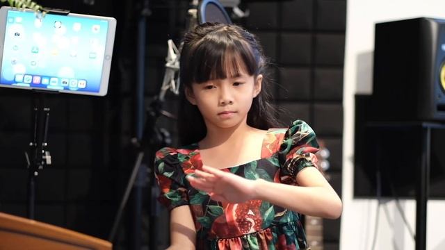 ដើរ រឺ ដេកដងខ្លួនអោយត្រង់ - ចំរៀងកុមារ - Der Dek - Cover By Kosoma Song TV смотреть онлайн