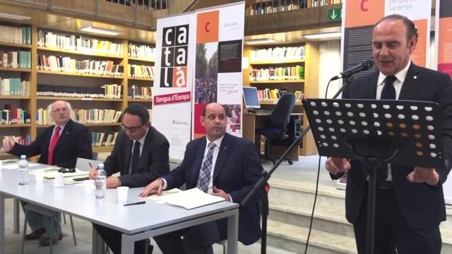 La stele per Salvador Espriu sui Bastioni смотреть онлайн