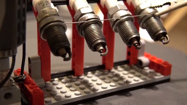 LEGO!! Ignition Distributor (High Voltage and Sparks!!) смотреть онлайн