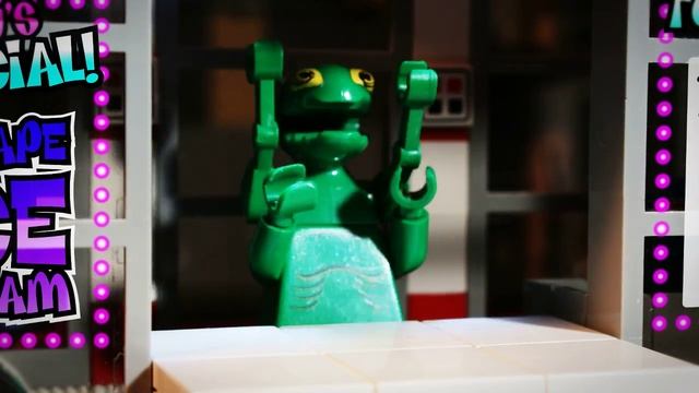 Space Police: Log 05: Ice Cream Stand смотреть онлайн