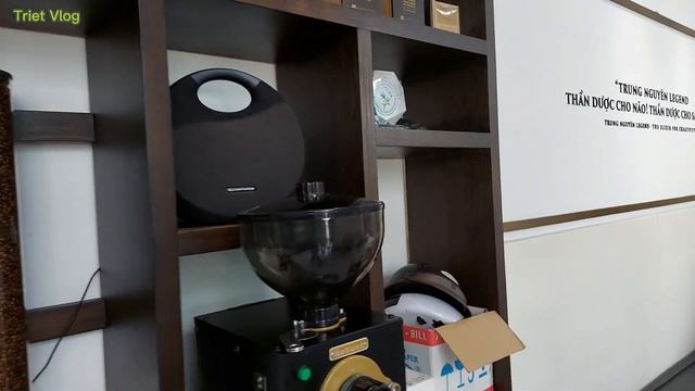 Drinking Coffee (At Trung Nguyên Coffee Shop) || Saigon - Vietnam || 3 Apr 2022 смотреть онлайн
