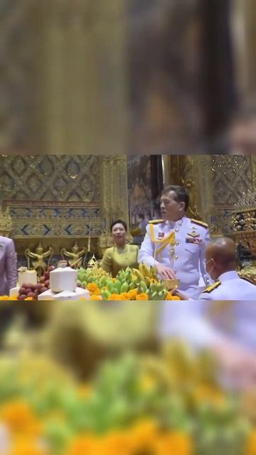 泰國王室尊卑有別，蘇提達可以站著祭祖，帕公主卻要全程跪地 смотреть онлайн