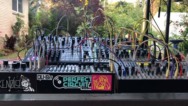 "The Road to Twilight" || Modular in the Garden смотреть онлайн