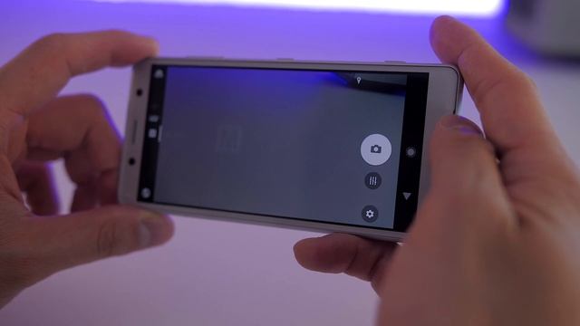 Sony Xperia XZ2 Compact Review: Good Phone, Bad Deal