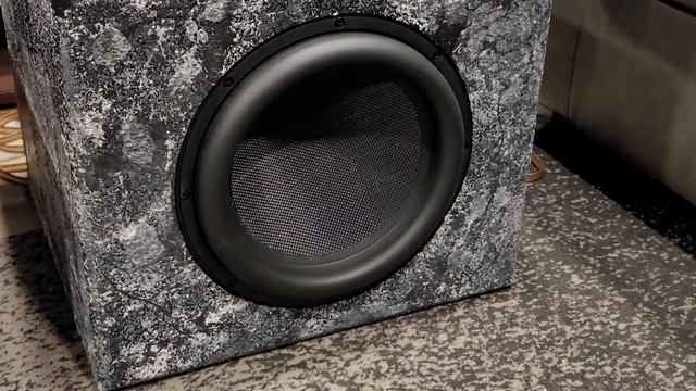 #3 Ultimax 12" 600w rms 1200w peak subwoofer in a 2 cf sealed enclosure. смотреть онлайн