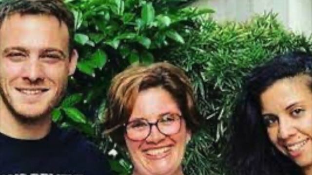 Kerem Bursin's elder sister Melis Bürsin's statement surprised Kerem Bursin смотреть онлайн