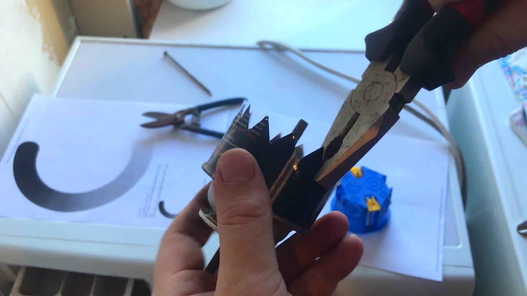 Самодельная коронка для гипсокартона смотреть онлайн