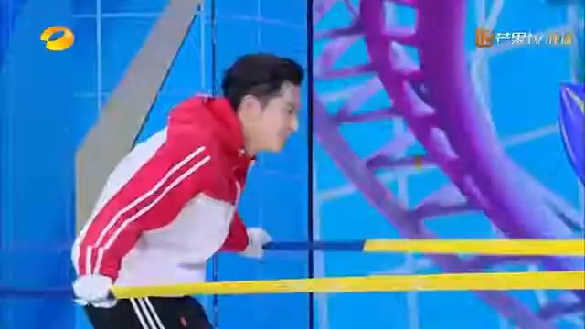 DYLAN WANG AND CAESAR WU, GAMES смотреть онлайн