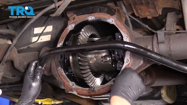 How to Replace Rear Differential Cover 2000-06 Chevy Tahoe смотреть онлайн