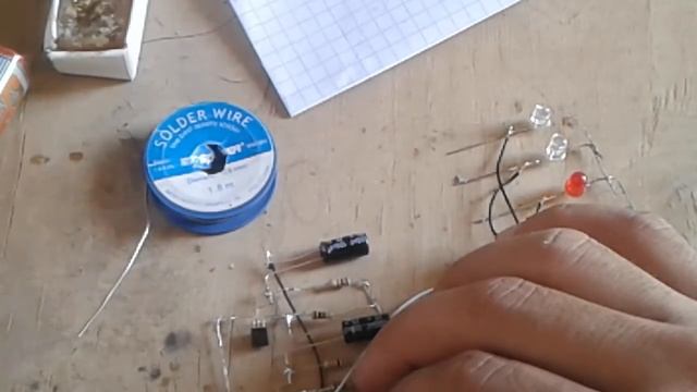транзистор BC547( схема cветодиод)on the BC547 transistor смотреть онлайн
