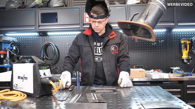 1mm - Dünnblech mit Elektrode schweißen?! | Durchbrennen vermeiden auch bei Steignaht. смотреть онлайн