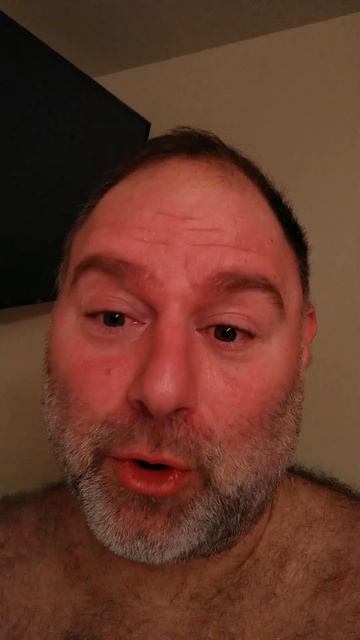 Hairy Italian Man looks like Tony Soprano has almost 5 Octave Singing Range WOW! #sing #singer #amc смотреть онлайн