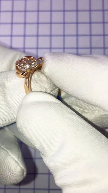 Кольцо из красного золота с цирконом смотреть онлайн